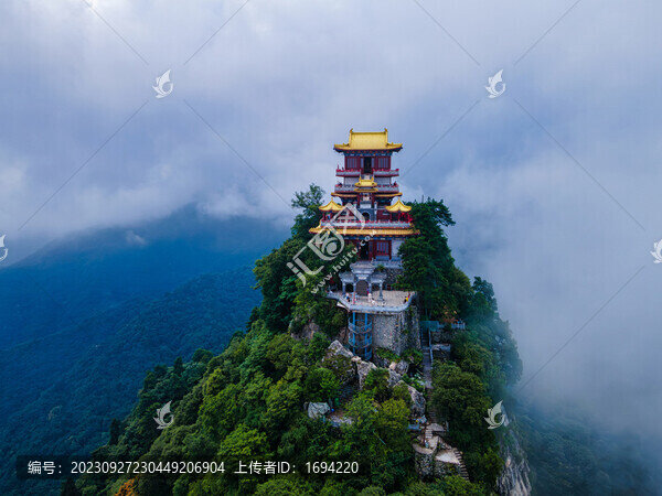 云霧繚繞秦嶺終南山南五臺