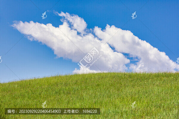 寧?kù)o藍(lán)天白云草原