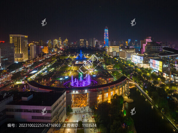 濟(jì)南泉城廣場夜景