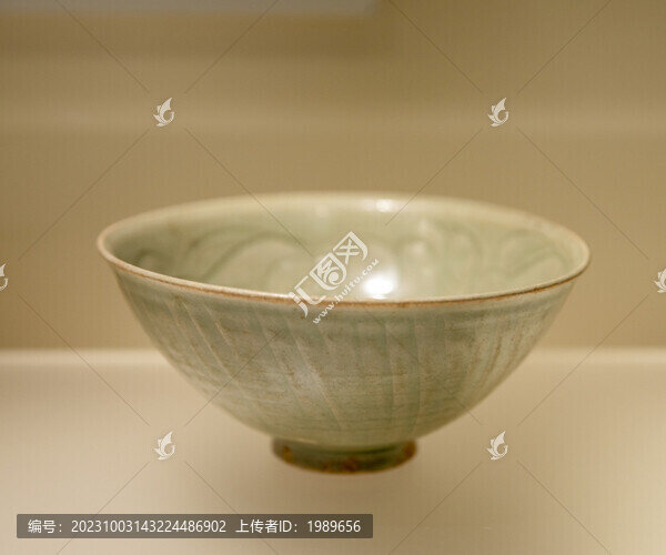 南宋龍泉窯青釉嬰戲紋碗