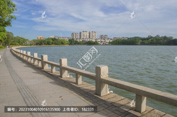 湖畔步道風景