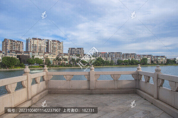 湖畔社區(qū)觀景臺(tái)