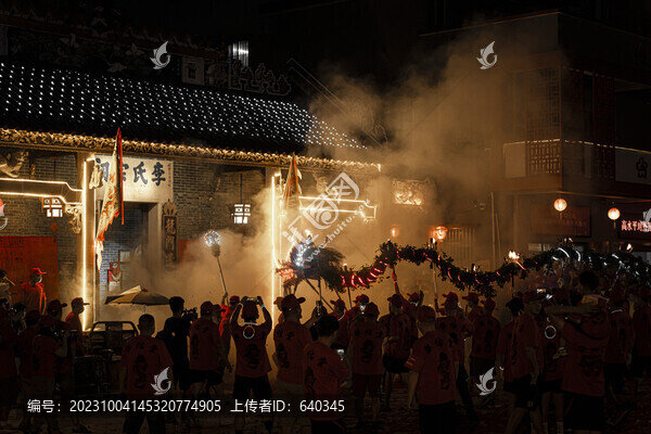 民俗傳統(tǒng)舞火龍