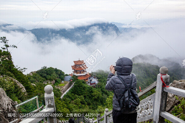 洛陽(yáng)白云山