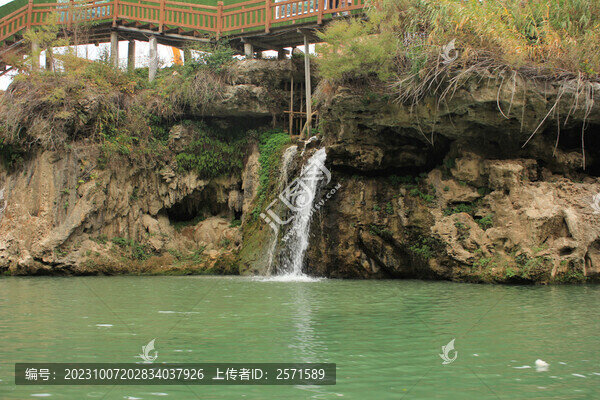 溪水