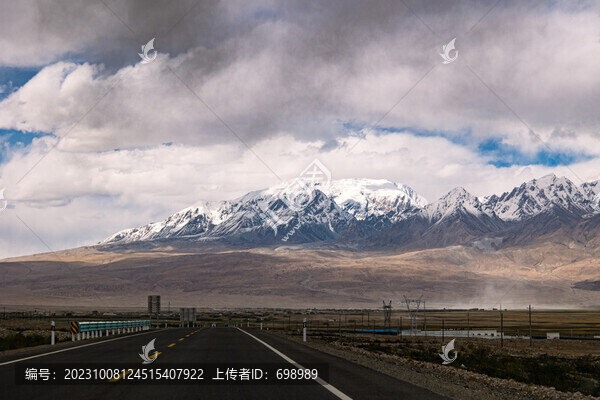 帕米爾高原慕士塔格峰