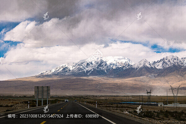 帕米爾高原慕士塔格峰