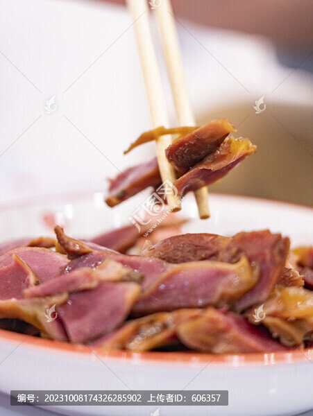 鹵鴨胗