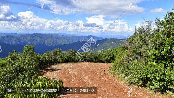 安寧黑風(fēng)山昆明十大山峰之一