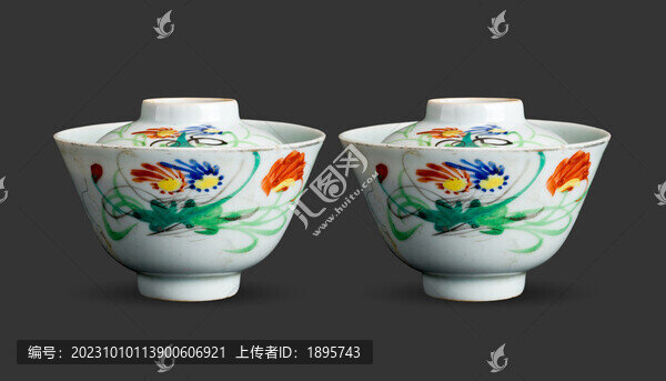 民國(guó)粉彩花卉蓋碗一對(duì)