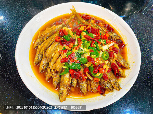 新安江特色美食棍子魚