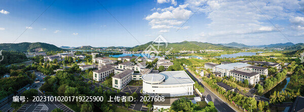 紹興上虞白馬湖畔春暉中學(xué)