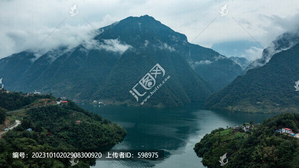 清江畫廊云霧山水風光