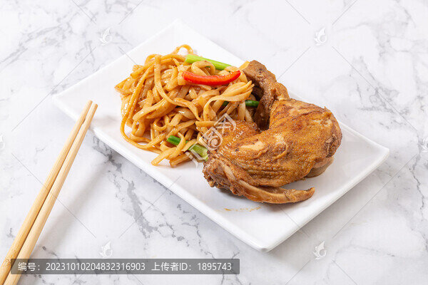 雞腿炒河粉
