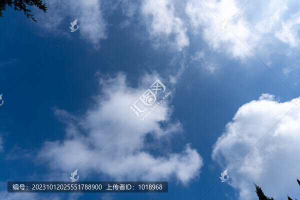 藍(lán)天白云