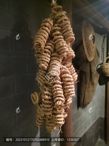 農(nóng)村草繩