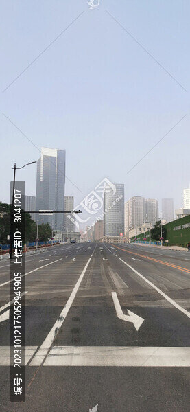 大連清晨無人街道
