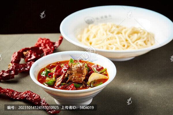 拉皮子肉拌面