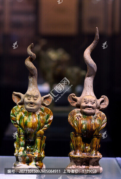 三彩人面鎮(zhèn)墓獸