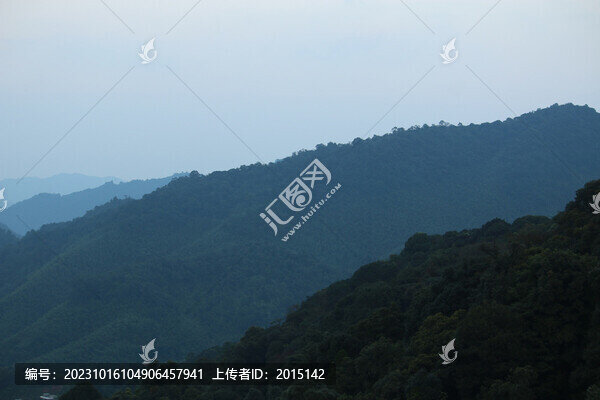 山脈山峰天地一線