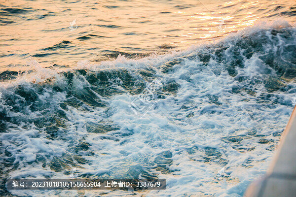 海浪花深海船日出日落行駛背景