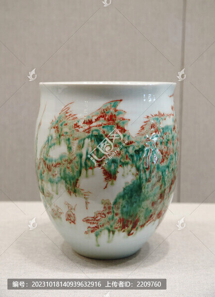 青花釉里瓶