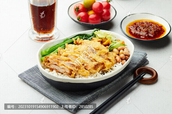 脆皮雞飯拌飯