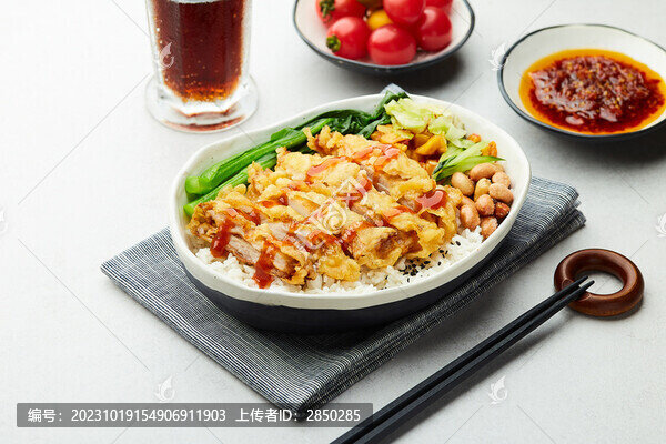 脆皮雞飯拌飯