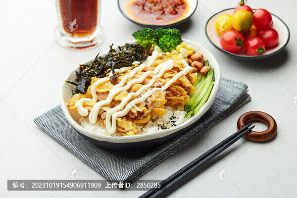 脆皮雞飯拌飯