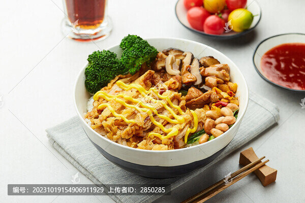 香菇拼脆皮雞飯
