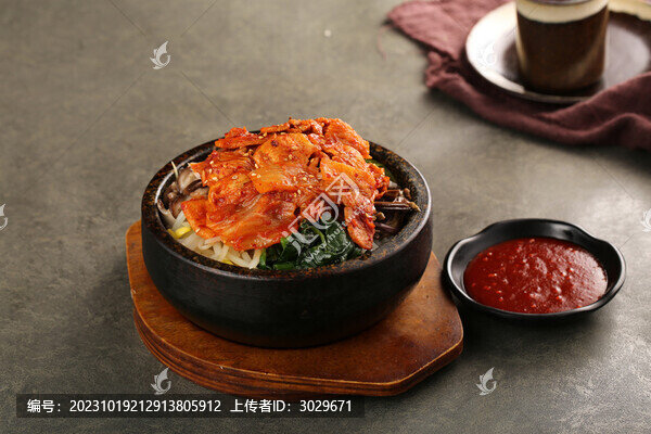 石鍋泡菜拌飯