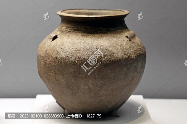 云雷紋硬陶罐