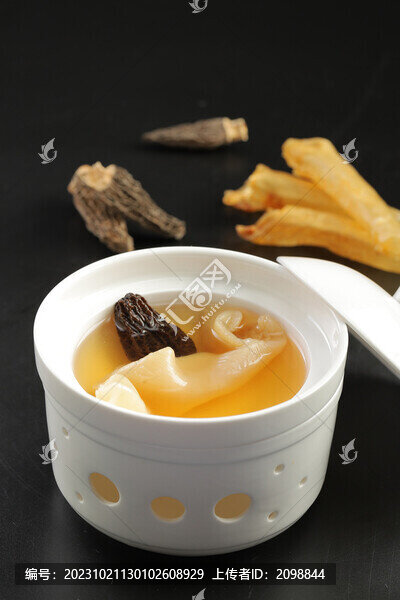 羊肚菌花膠湯