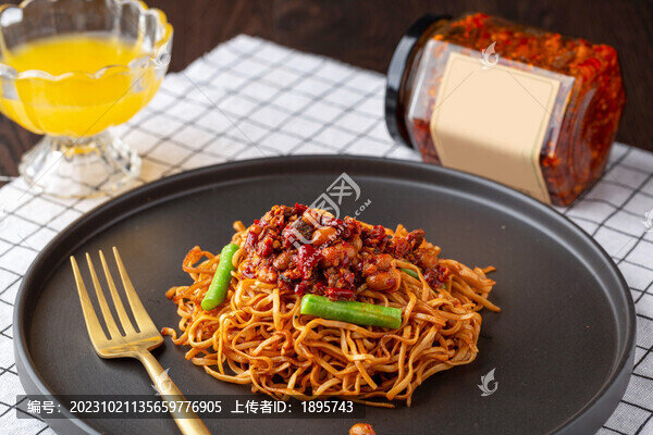 牛肉辣椒醬拌炒面