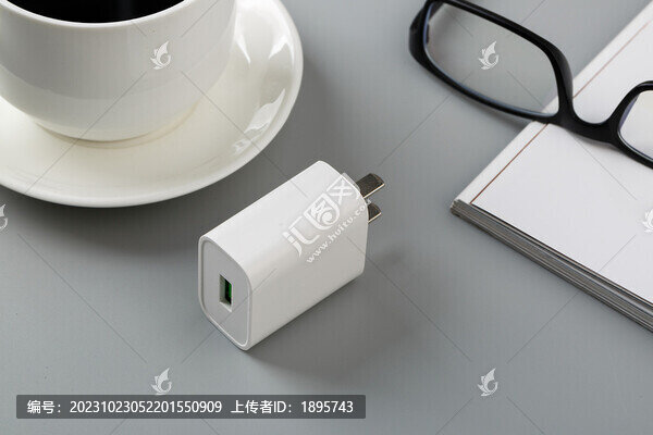 手機(jī)充電器充電插頭