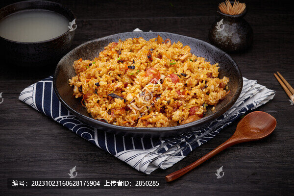 特色醬油炒米飯