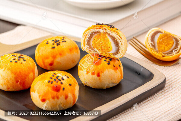 酥皮蛋黃酥