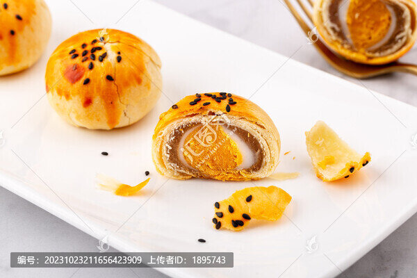 酥皮蛋黃酥