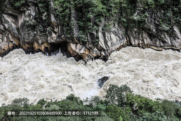 云南香格里拉虎跳峽