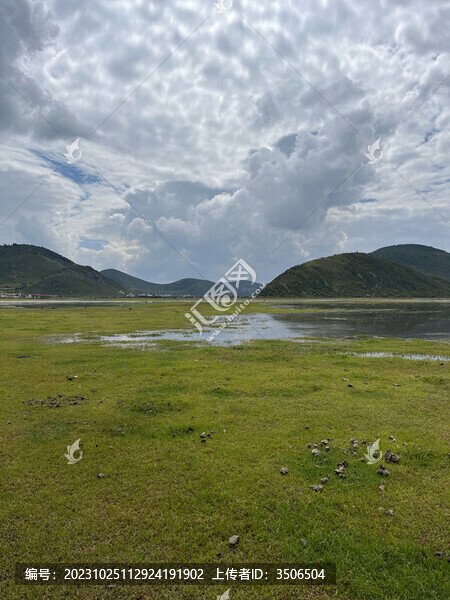 草原湖泊