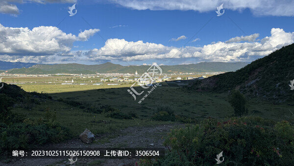 山間光影