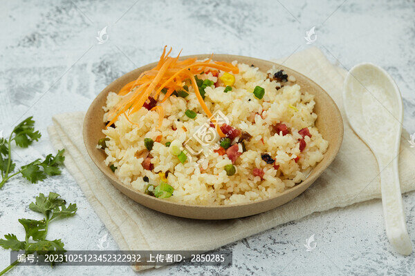 臘腸蛋炒飯炒米飯