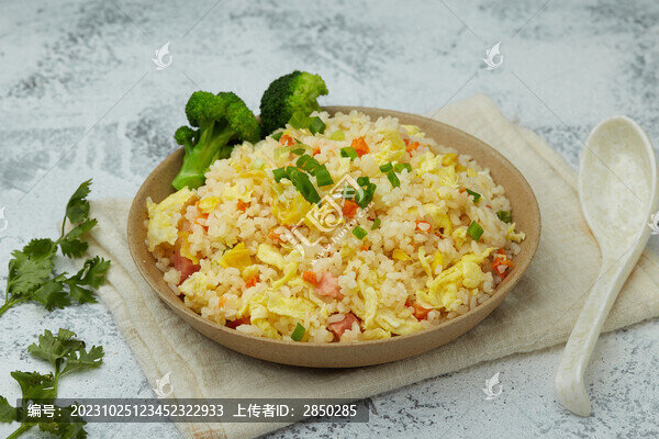 臘腸蛋炒飯炒米飯