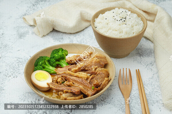 五香紅燒牛腩飯