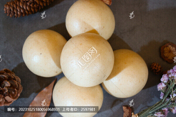 白饃饃