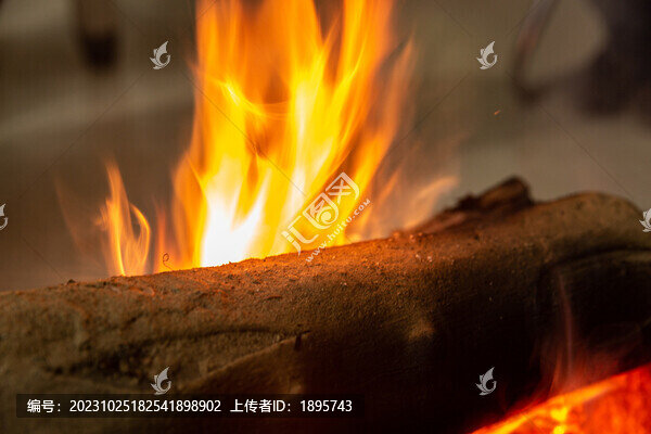 燃燒的炭火