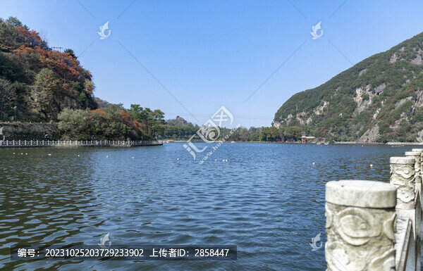 翠華山天池風(fēng)光
