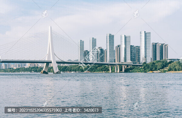 廣西柳州白沙大橋與江濱建筑群