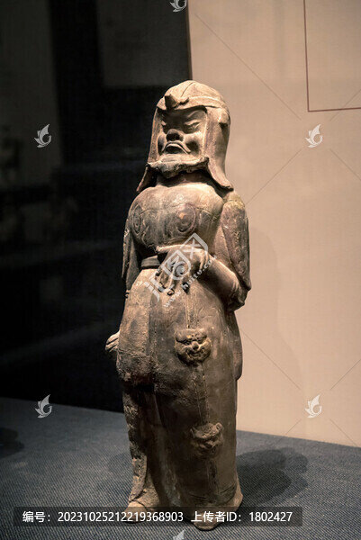 東魏鎮(zhèn)墓按盾武士俑