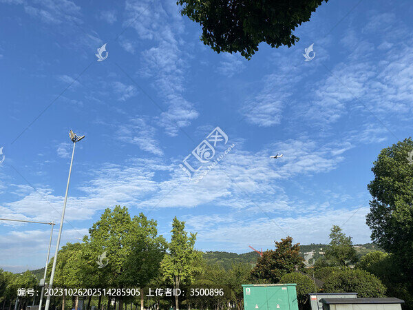 藍(lán)藍(lán)的天空